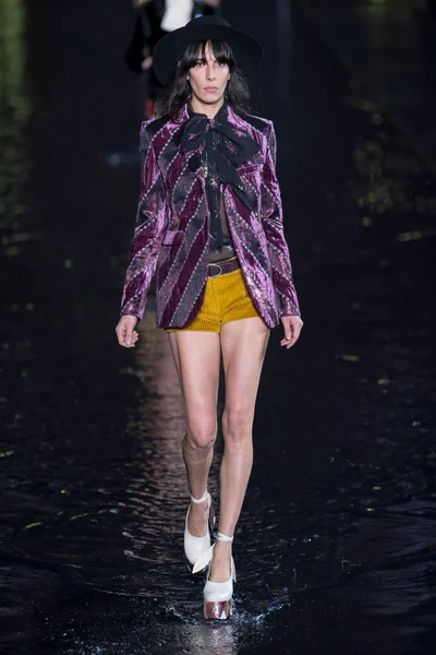 Look 26